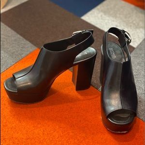 MICHAEL Michael Kors size 7 platform sandals